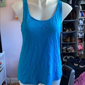 blue tank top